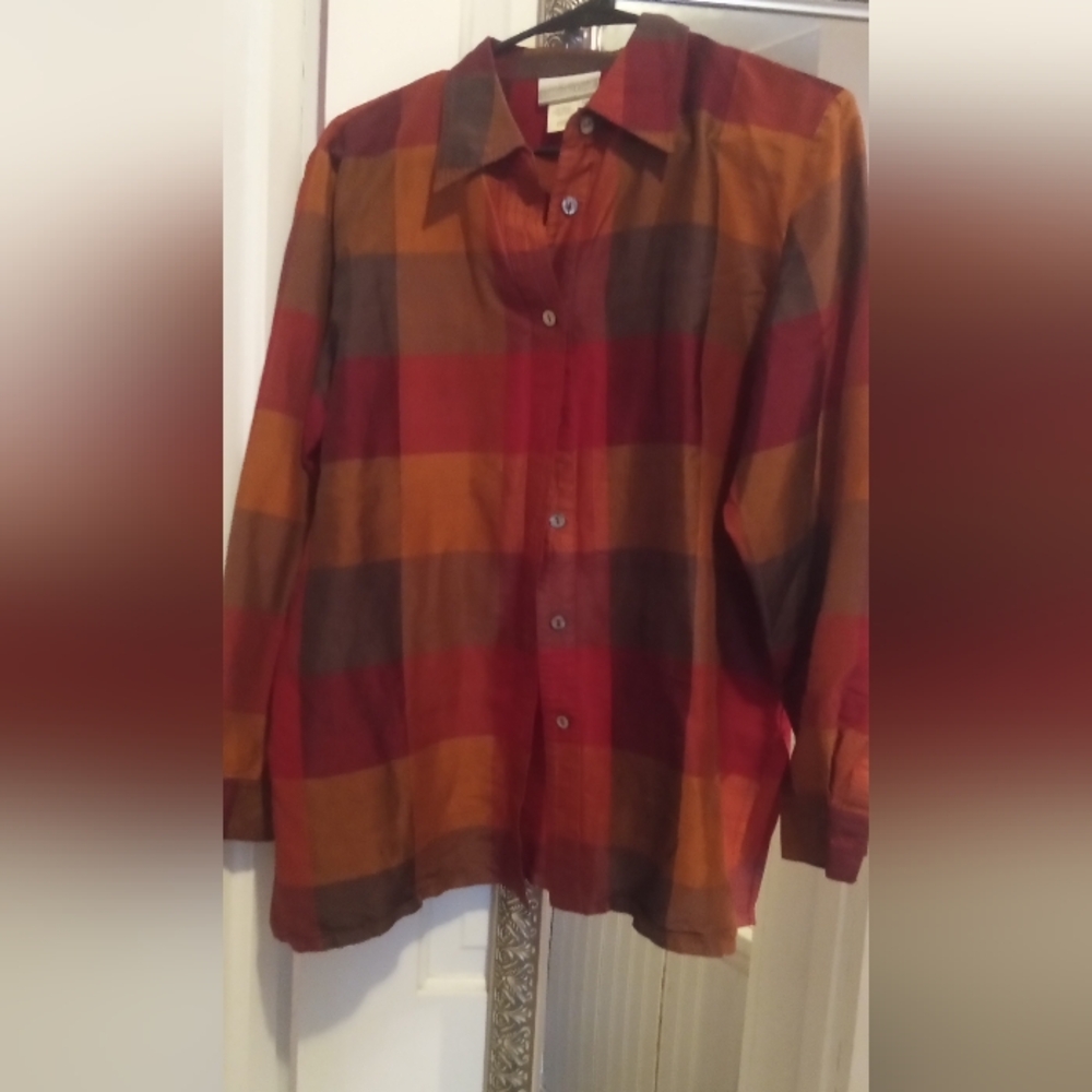 Cold Water Creek 100% Silk Button Down Beautiful Plaid Blouse.
